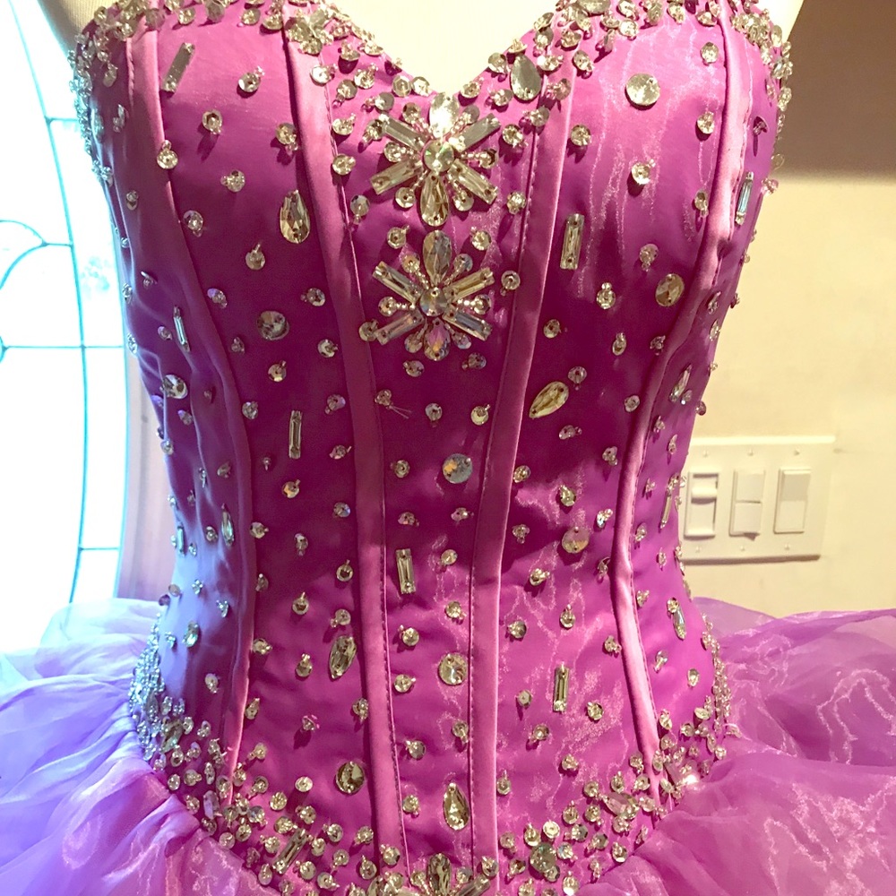Beautiful purple prom / sweet 16 dress